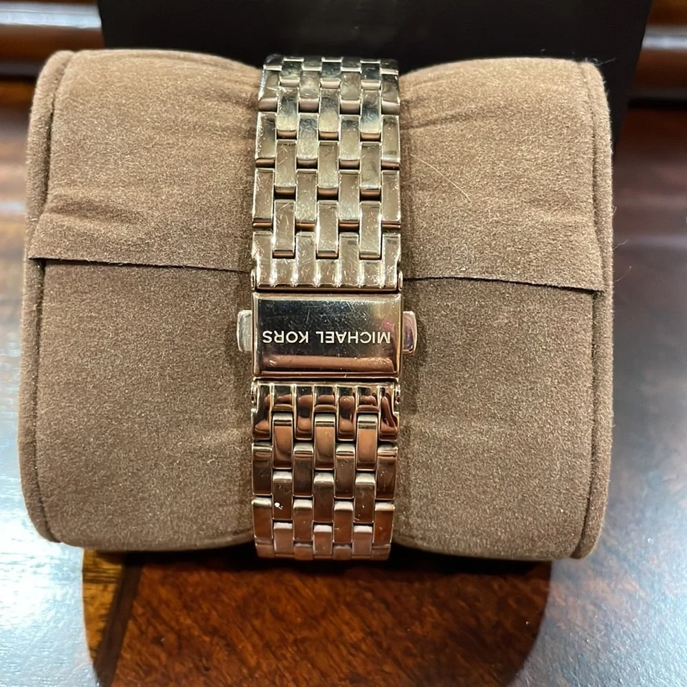 Michael Kors watch - Picture 2 of 3